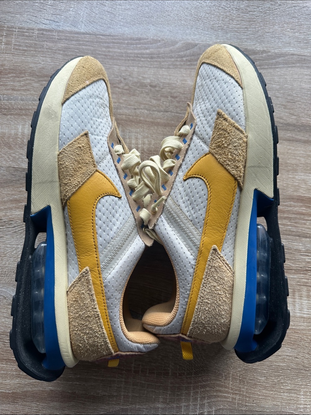 Nike Men’s Sneakers in Beige and Mustard Yellow - Picture 5 of 5